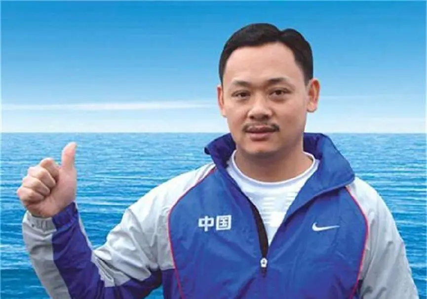男的举重世界冠军_举重冠军男2021_世界举重冠军男名字