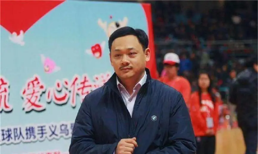 举重冠军男2021_世界举重冠军男名字_男的举重世界冠军