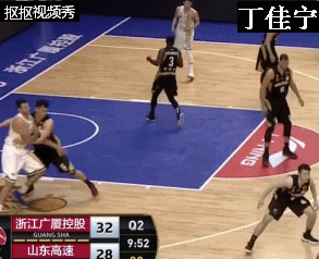 背后掏球犯不犯规_篮球背后掏球算不算犯规_篮球运球背后掏球犯规规则